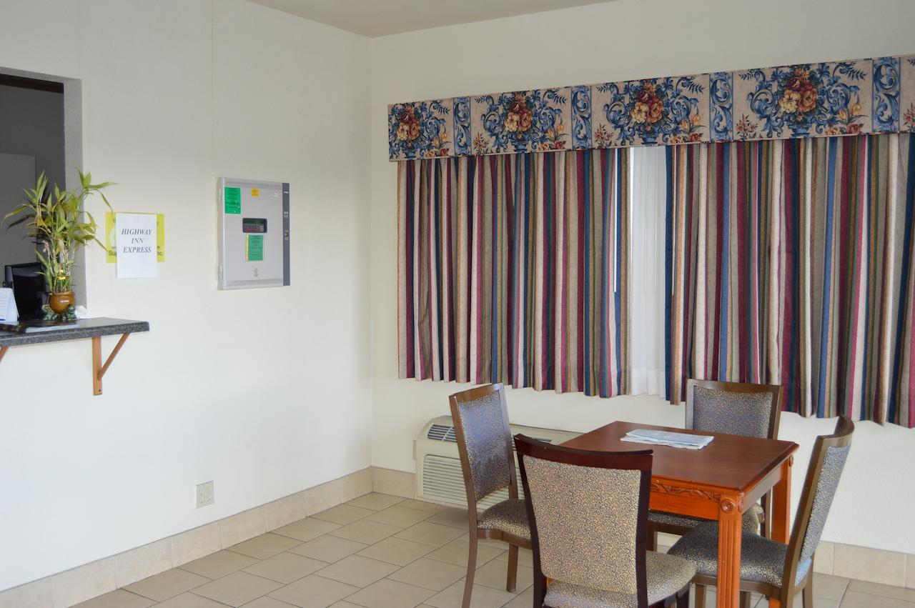 Hiway Inn Express - Kiowa Exterior photo