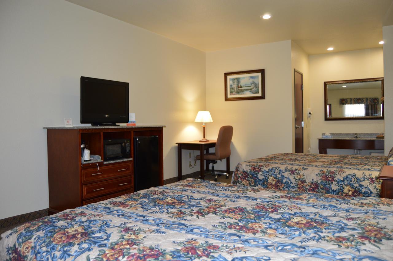 Hiway Inn Express - Kiowa Room photo